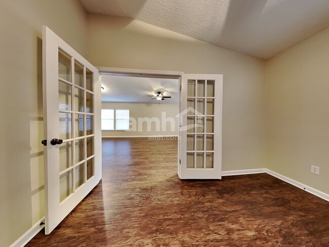 Foto del edificio - 75036 Ravenwood Dr