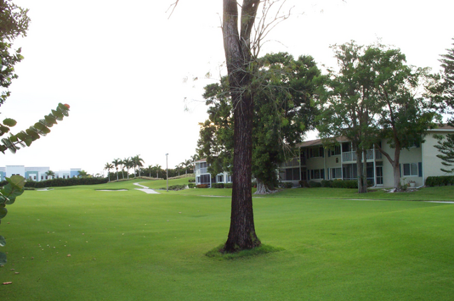 Foto del edificio - 4000 Estero Bay Ln