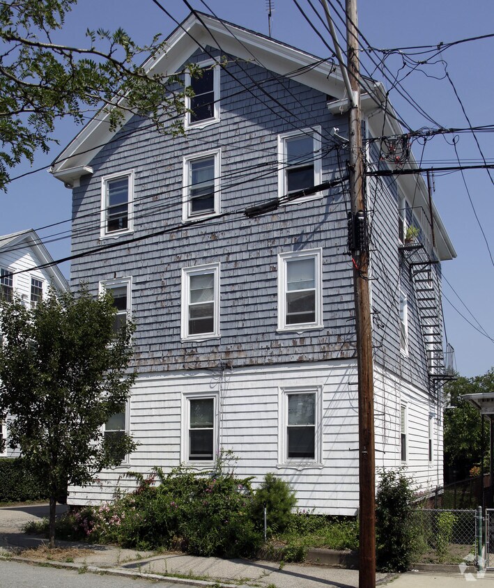 5254 Preston St, Providence, RI 02906 Apartments in Providence, RI