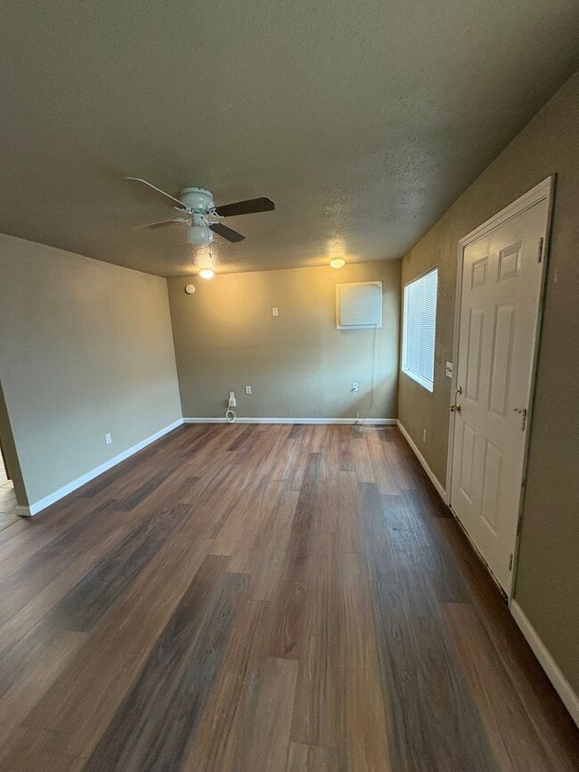 Building Photo - 4130