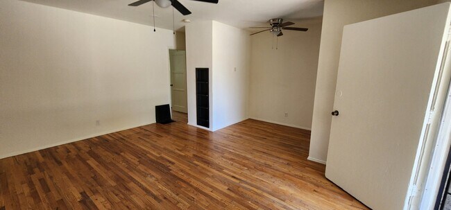 Foto del edificio - 2307 Kenmere Ave