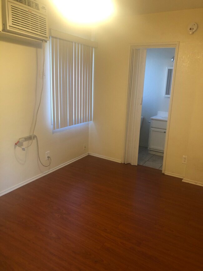 Foto del edificio - 14023 Oxnard St