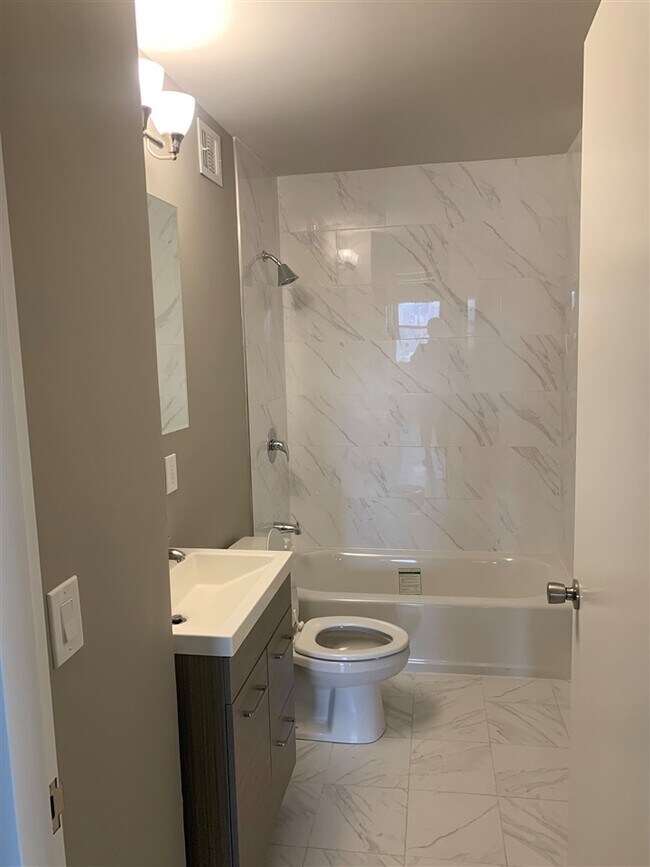 Foto del edificio - 5601 Boulevard E