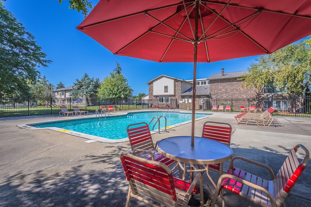 Chestnut Lake Apartments in Ypsilanti, MI