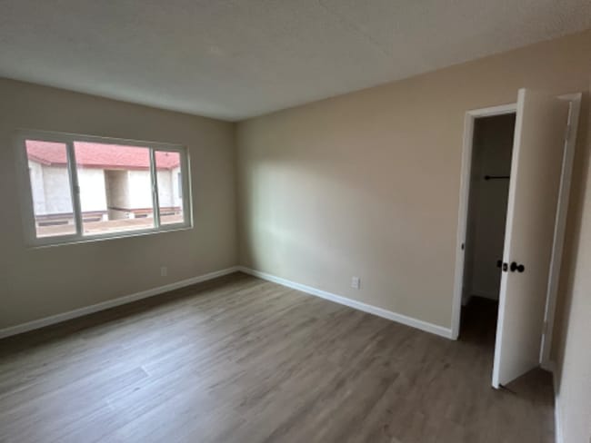 Building Photo - 904 W Huntington Dr