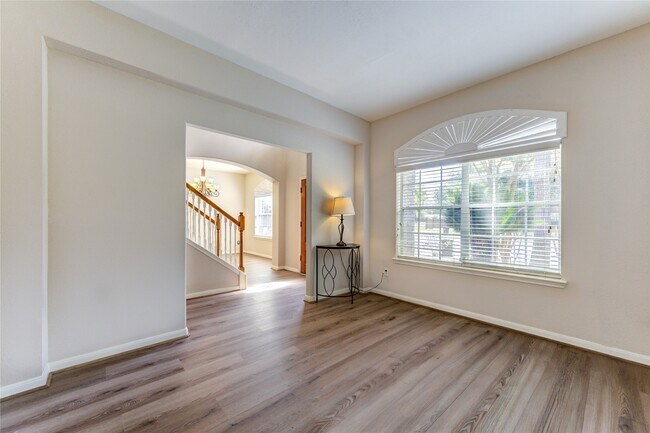Foto del edificio - 1223 Oak Canyon Ln