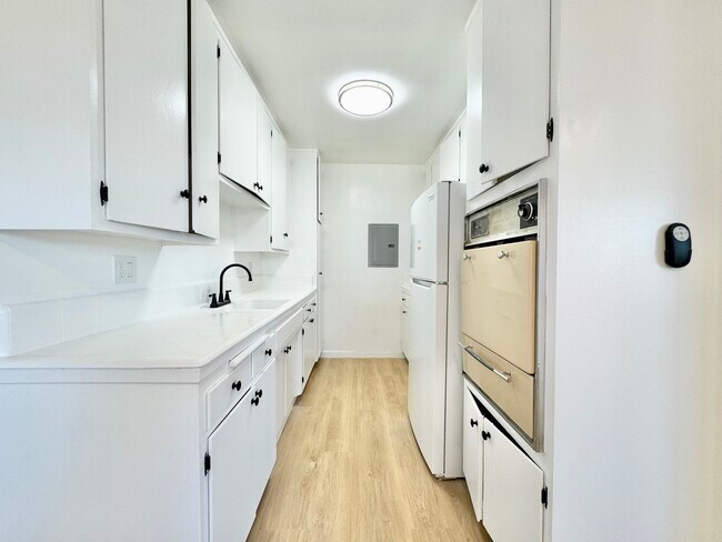 Foto del edificio - 14807 Normandie Ave