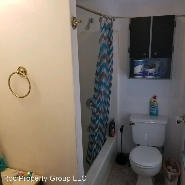 Foto del edificio - 3 br, 1 bath House - 192 Bronx Dr
