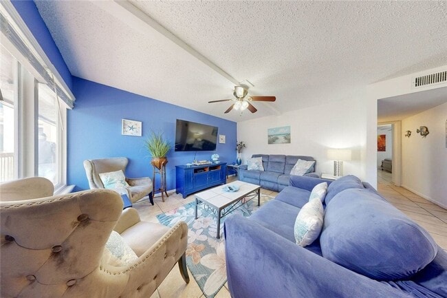 Building Photo - 15005 Windward Dr