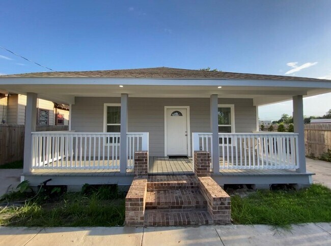 Building Photo - 6808 Avenue K