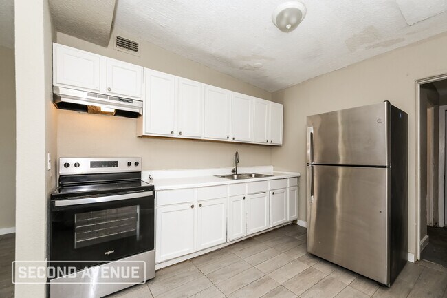 Foto del edificio - 2646 Lantana Ave