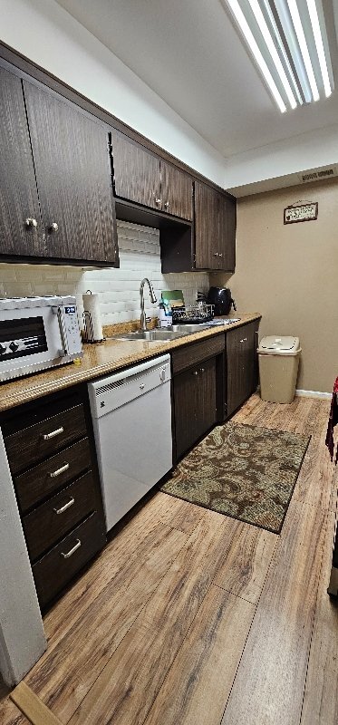 Foto del edificio - 1168 Herbert Ave