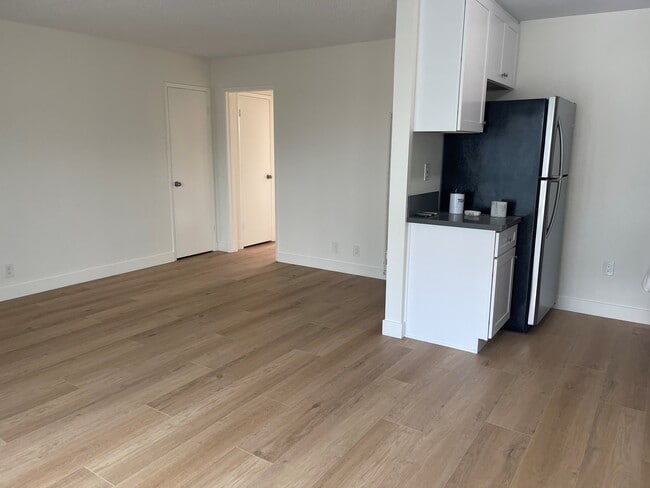 Unit 23 - The Hamilton Apartments