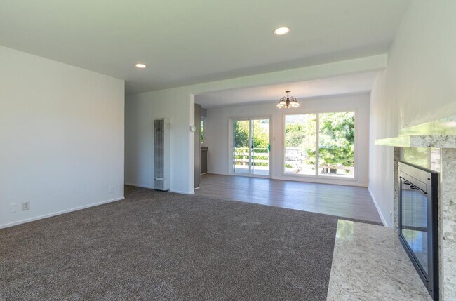 Building Photo - 920 Monte Verde Dr
