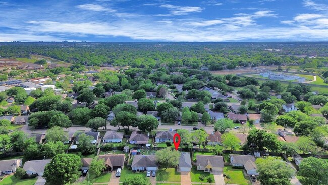 Building Photo - 10051 Green Valley Ln