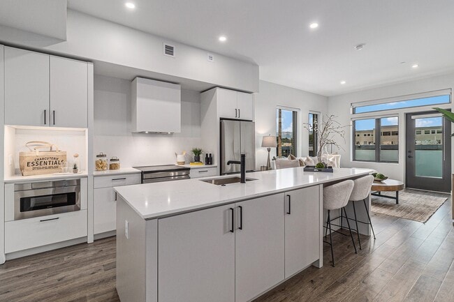 Building Photo - Boulder Commons