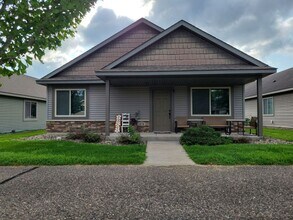 Building Photo - 1876 Greenwood Valley Dr