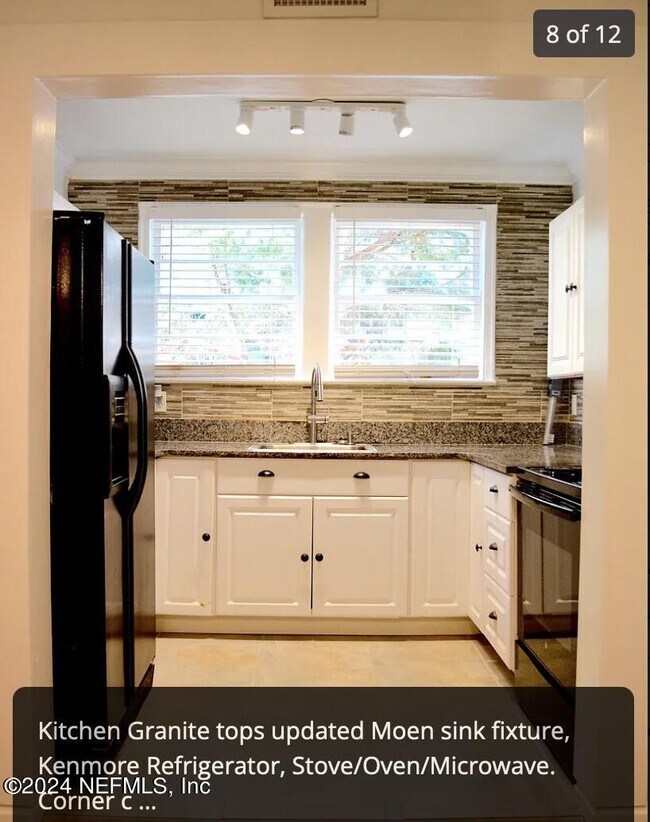 Building Photo - 2562 Dellwood Ave