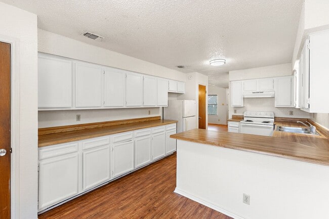 Foto del edificio - 1303 Conway Dr