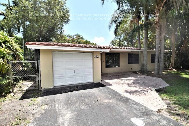 Building Photo - 2608 SW 34th Ave