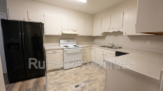 Foto del edificio - 8336 Trail View Dr