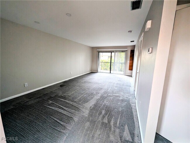 Foto del edificio - 1519 Cape Coral Pkwy W