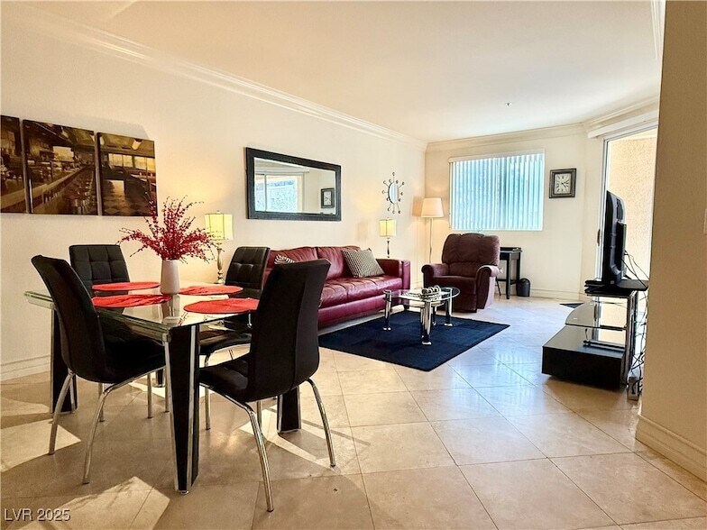 Foto principal - 270 E Flamingo Rd