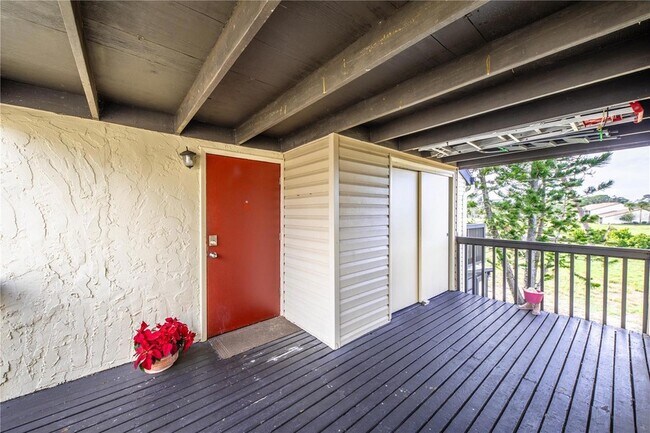 Foto del edificio - 722 White Pine Tree Rd