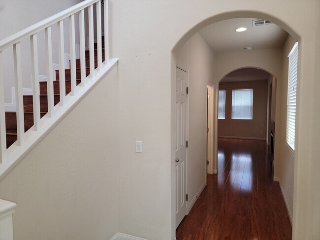 Foto del edificio - Beautiful Rhodes Ranch home overlooking th...