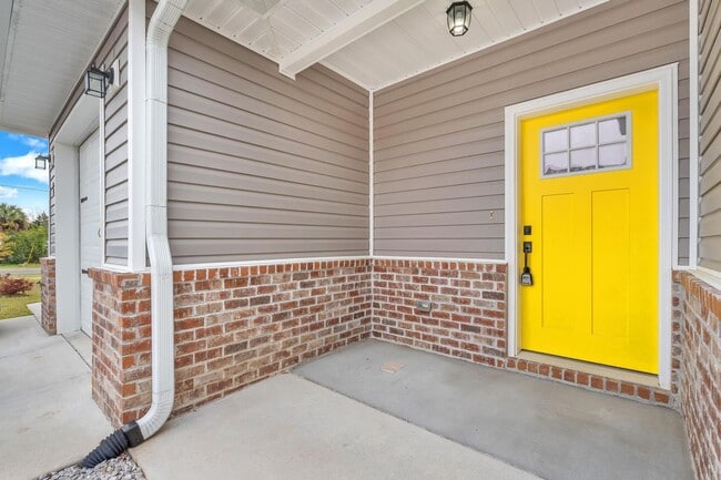 Foto del edificio - Modern 3 Bedroom Townhome!!