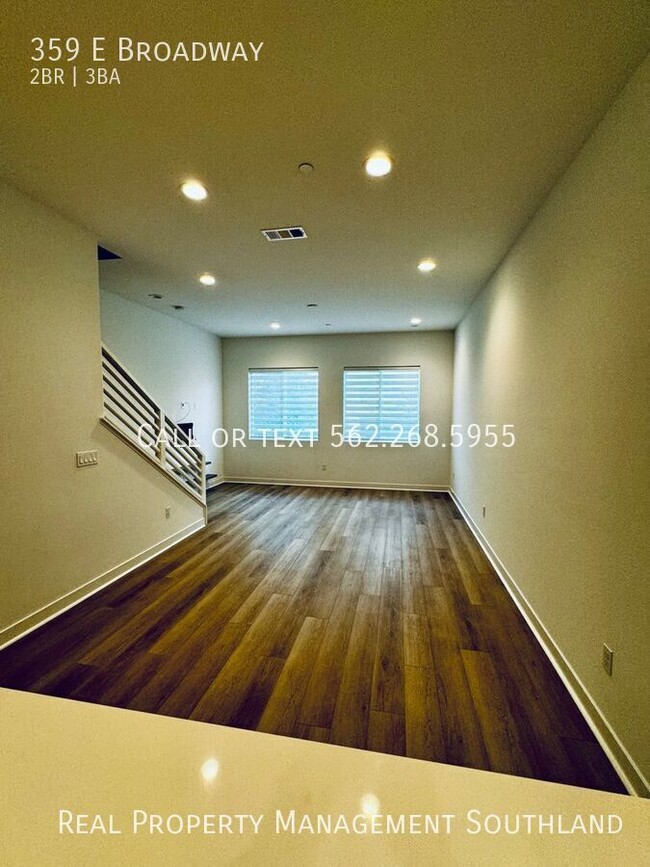 Foto del edificio - Stunning 2 Bedroom 3 Bath Townhome with 1 ...