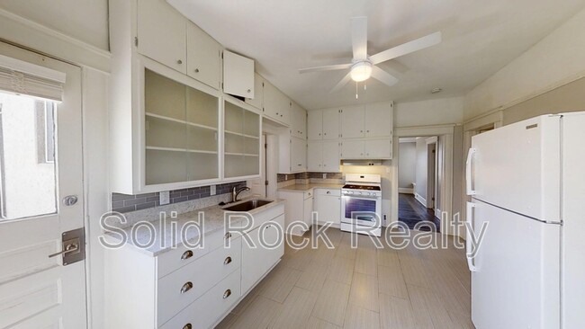 Foto del edificio - 2606 N Cascade Ave