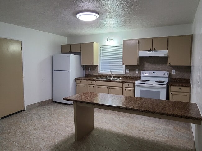 Building Photo - 16-2067 Silversword Dr