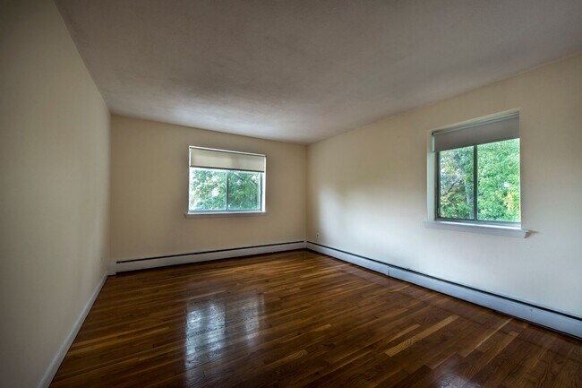 Foto del edificio - 9/1 No Fee! Free rent! Spacious 2BR with A...