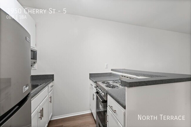 Building Photo - 3950 N Cherry St