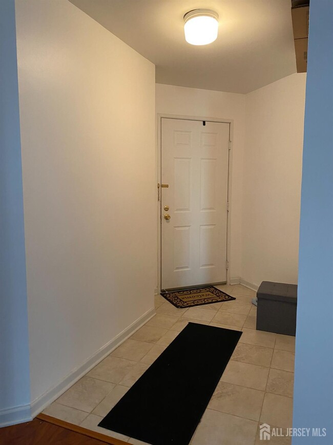Building Photo - 7492 Elm Ct