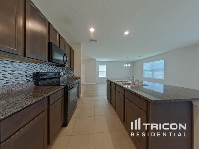 Foto del edificio - 5018 Willow Breeze Wy