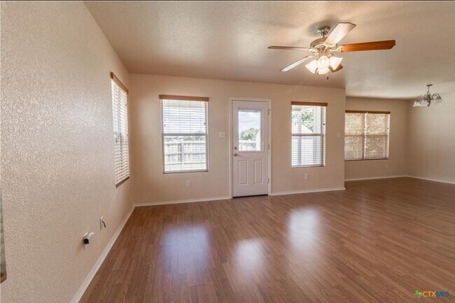 Building Photo - 2404 Waterfall Dr