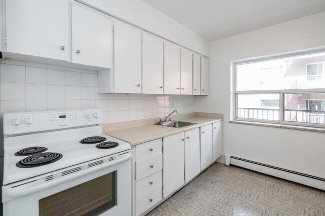 Photo du bâtiment - 103 Emerald St S