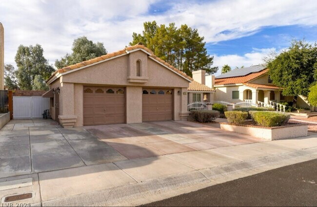 Foto del edificio - 741 Rocky Trail Rd