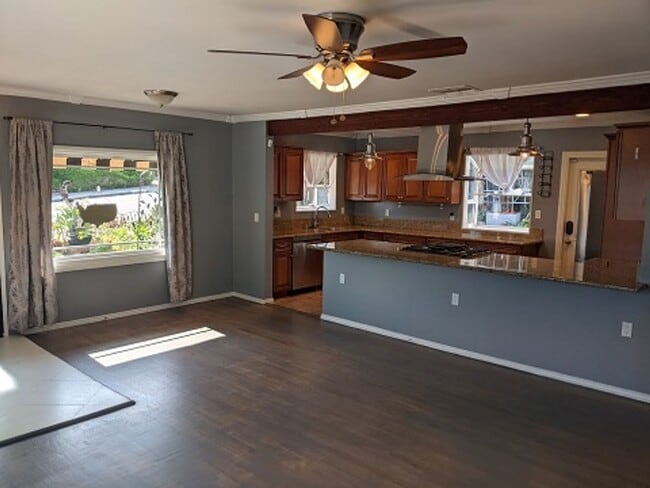 Building Photo - 4 Bedroom- 3 Bathroom Single Story Home wi...