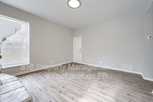 Foto del edificio - 301 Benton Blvd