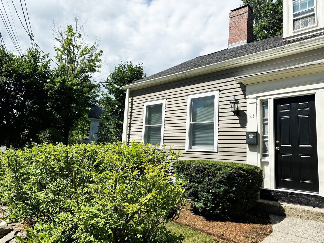 11 North Rd, Bedford, MA 01730 Townhome Rentals in Bedford MA