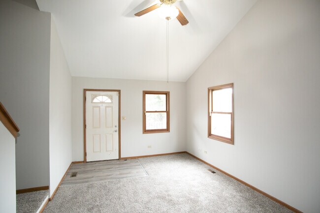Building Photo - 1414 Peachtree Ln