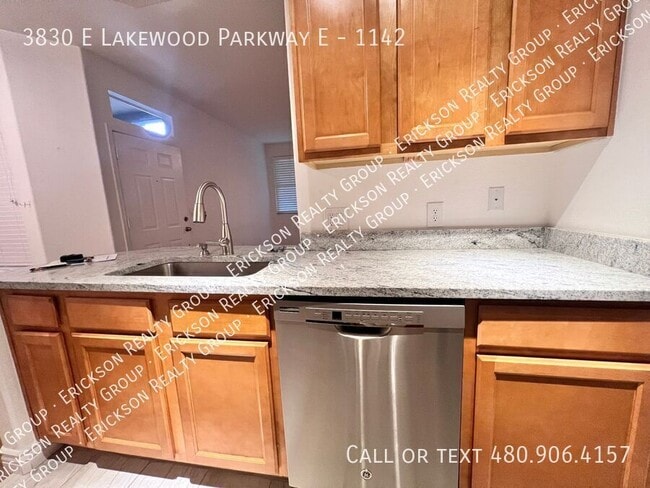 Foto del edificio - 3830 E Lakewood Pkwy E