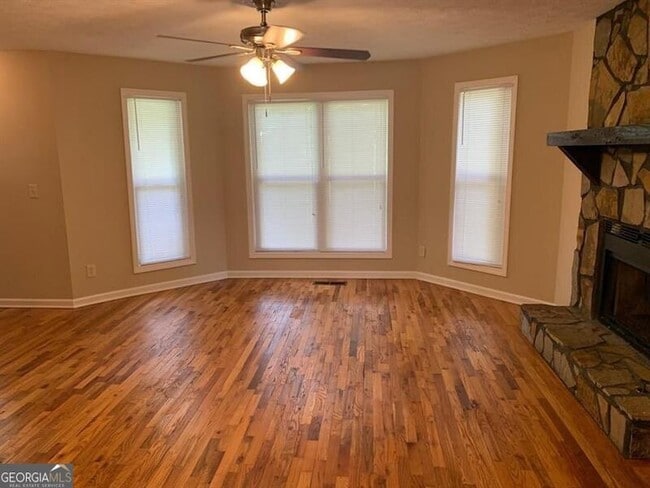 Foto del edificio - 768 Emerald Forest Cir SW