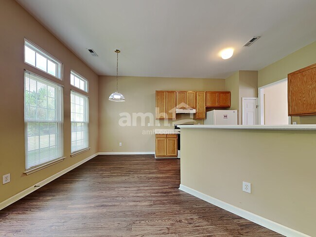 Building Photo - 127 Bathurst Ln