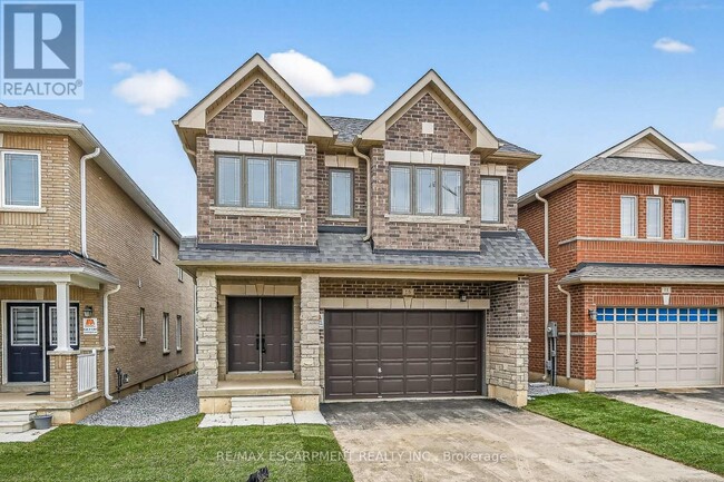 Photo du bâtiment - 15 Huntsworth Ave