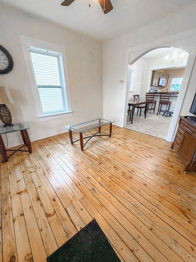 Building Photo - Charming 2 Bedroom Single-Family Home with Garage in Tomah