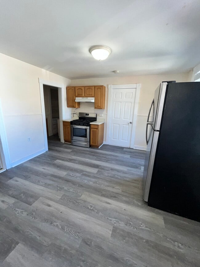 Building Photo - 27 Denmark St